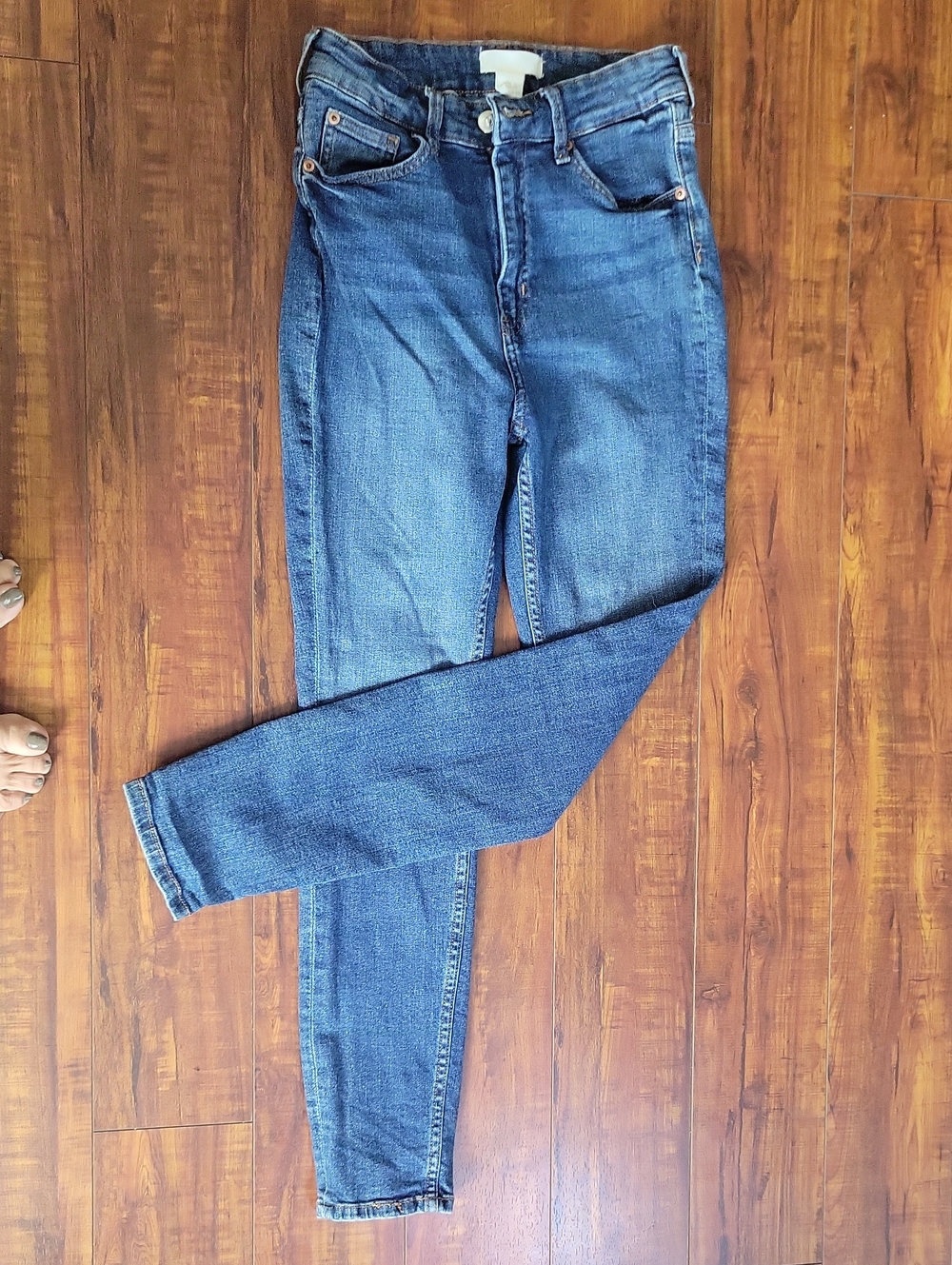 H&M Women's Skinny Jeans - Medium Blue Wash